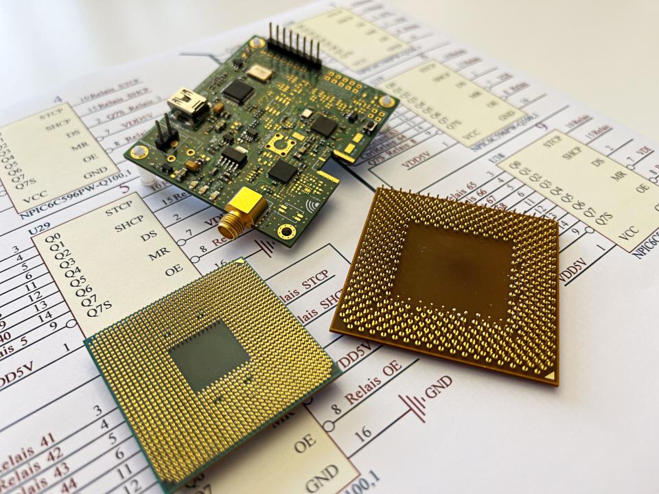 Chip design processors and modules on a circuit diagram<br>